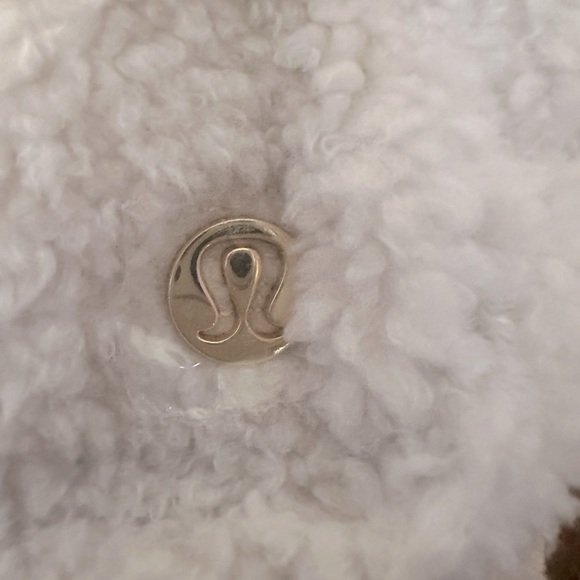 Lululemon Everywhere Fleece Belt Bag 1L White Opal/Gold Brand New - Picture 9 of 12